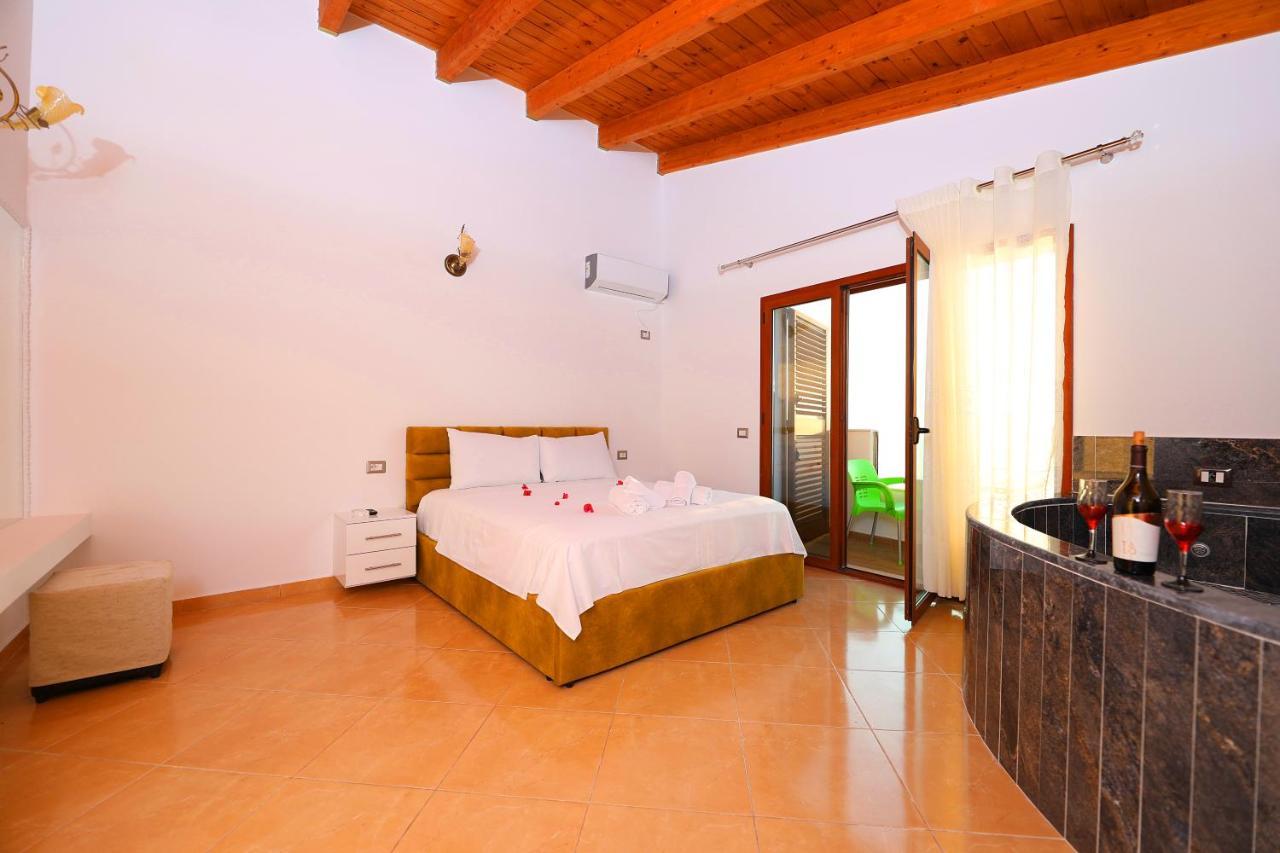 Vila Dena Vlorë Esterno foto