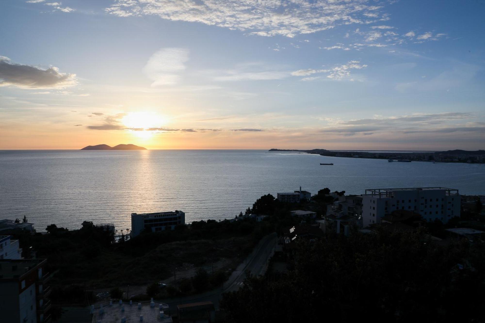 Vila Dena Vlorë Esterno foto