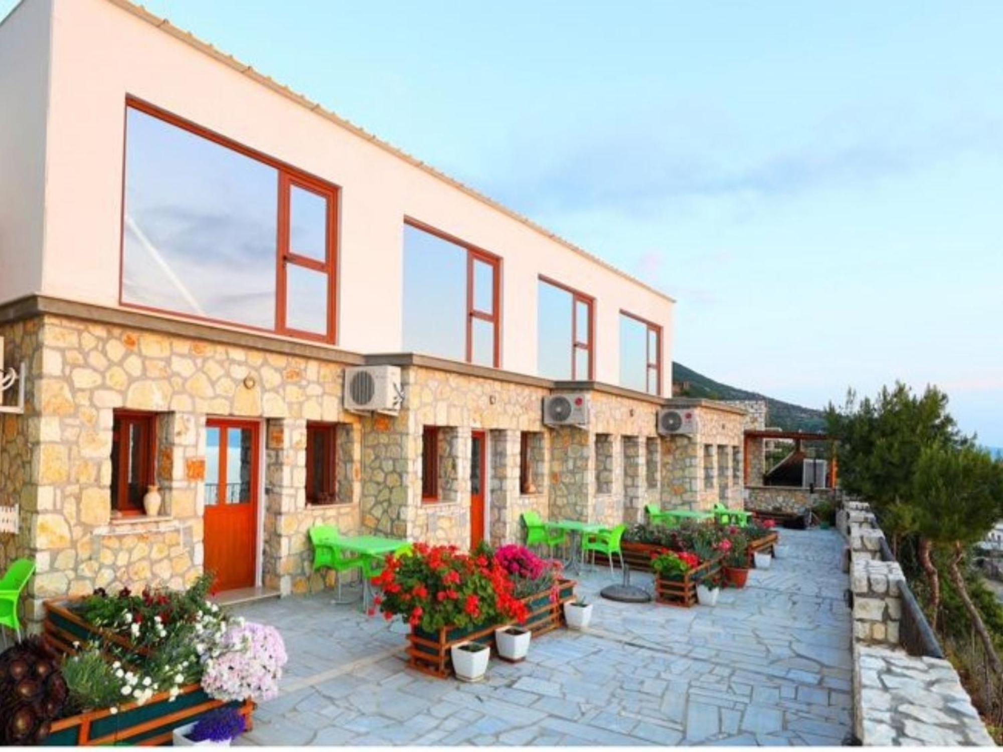 Vila Dena Vlorë Esterno foto