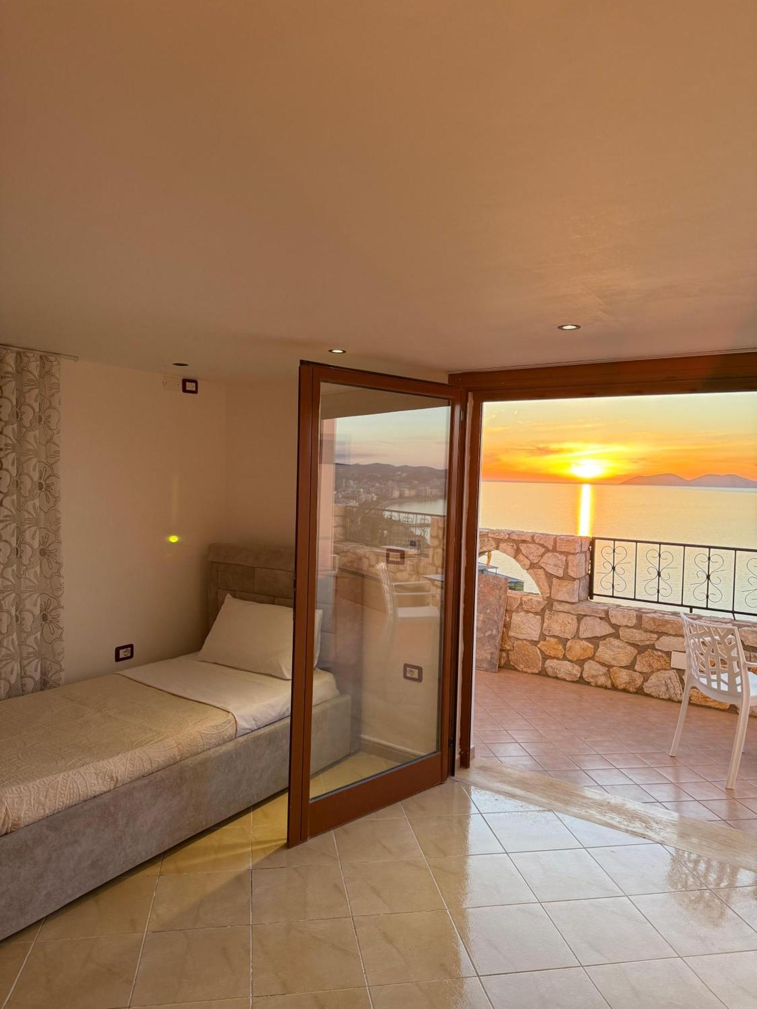 Vila Dena Vlorë Esterno foto