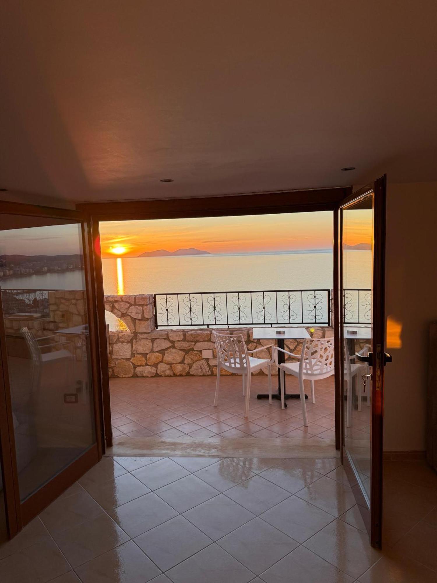 Vila Dena Vlorë Esterno foto